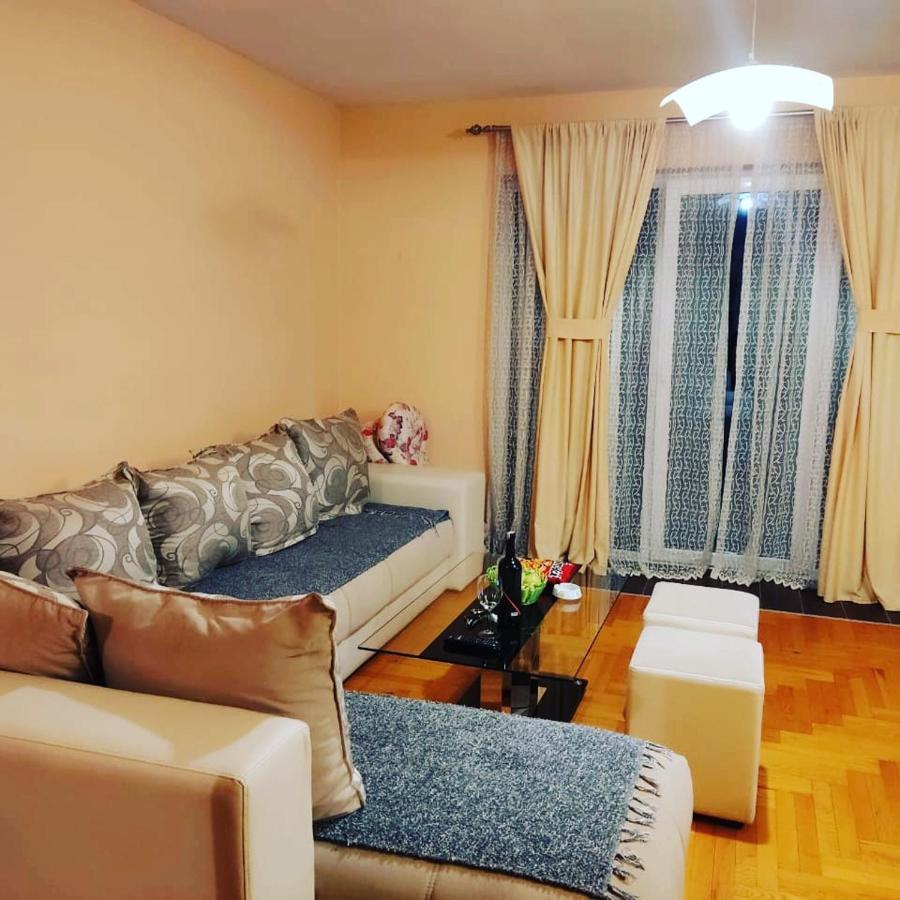 Apartamento Topla porodicna kuca Berane Exterior foto